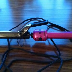 Hot shot tools titanium 1 inch curling iron.